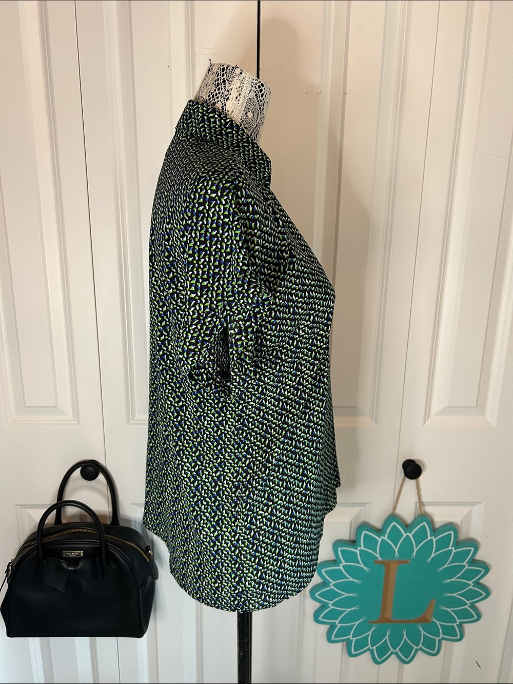 Cabi replay top in shades of green blue black and white XS - Picture 5 of 11
